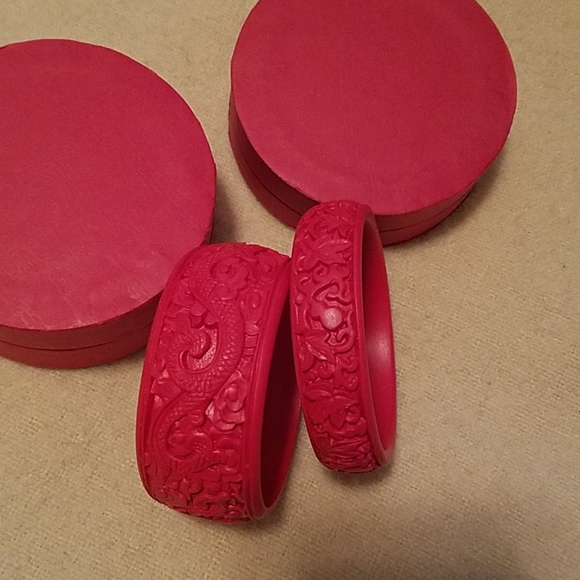Cinnabar bangle bracelets - Picture 2 of 2